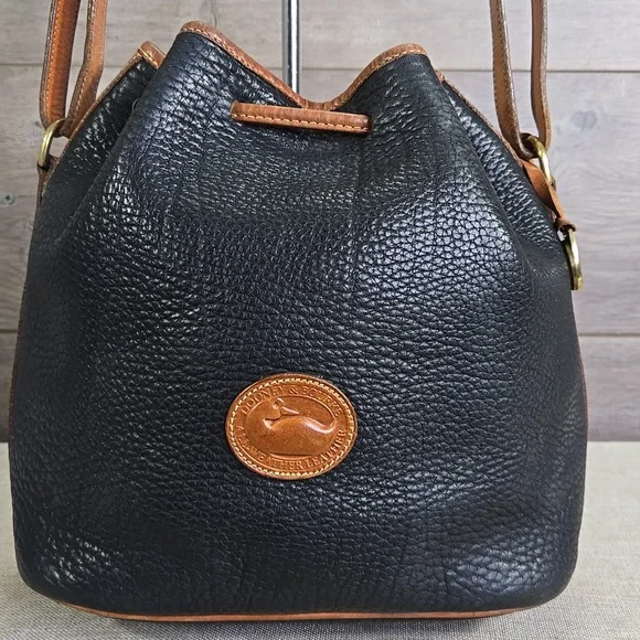 Vintage Dooney & Bourke Black Leather Bucket Shoulder Bag - Picture 2 of 12